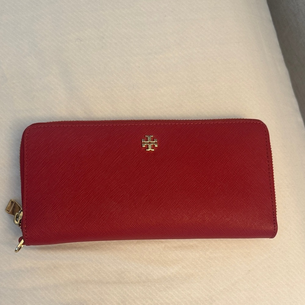 Tory Burch Scarlet Zip-Around Wallet